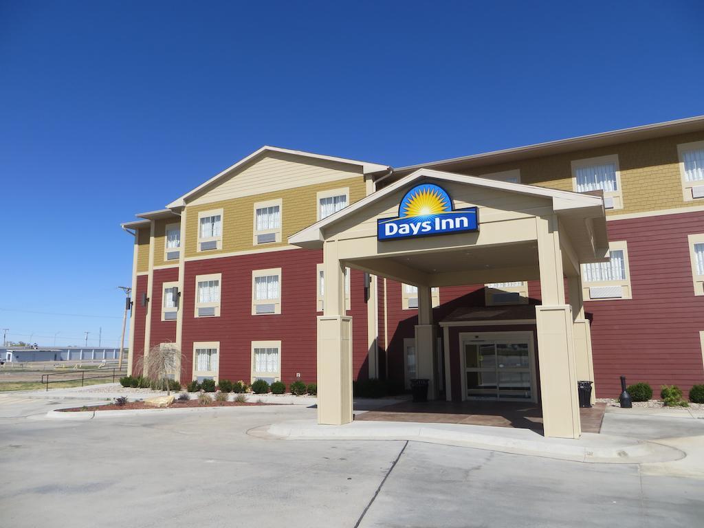 Days Inn By Wyndham Ellis Exterior photo